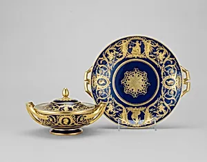 Covered Bowl and Stand (Ecuelle de la toilette)