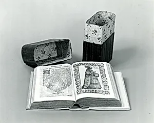 De Gli Habiti Antichi, et Moderni di Diuerse Parti del Mondo Libri Dve, Fatti da Cesare Vecellio et con discoursi da Lui Dichiarti. Con Privilegio" by Cesare Vecellio