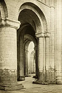 Ely Cathedral: North Transept into North Aisle