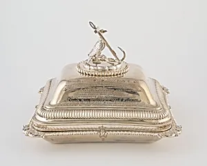 Entree Dish with Cover from the Hood Service