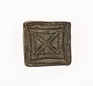 Goldweight with a Geometric Design