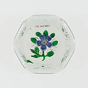 Paperweight by Baccarat Glassworks