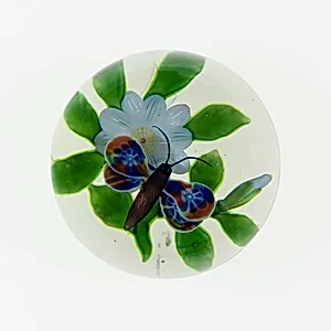 Paperweight by Baccarat Glassworks