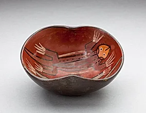 Small Inset Side Bowl Depicting a Pair of Lizards in the Interior by Nasca