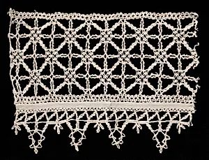 Bobbin Lace Insertion with Edging of Points by Unknown Artist