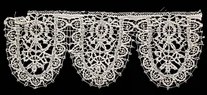 Bobbin Lace (Rose Lace) Edging of Round Points by Unknown Artist