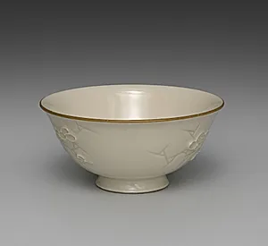 Bowl from Dining Set with Plum Blossoms and Cracked-Ice by Seifū Yohei II (Japanese, 1844–1878)