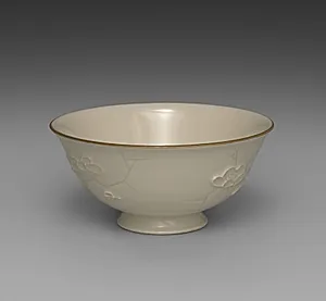 Bowl from Dining Set with Plum Blossoms and Cracked-Ice by Seifū Yohei II (Japanese, 1844–1878)