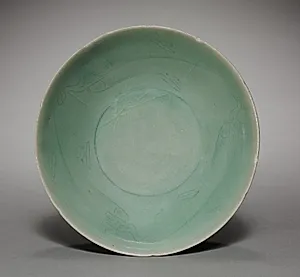Bowl with Incised Parrot Design by Unknown Artist