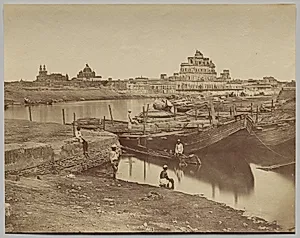 Bridge of Boats over the Gumti River near the Chattar Manzil and Fusseed Bakah or Old Palace by Felice A. Beato (British, 1830–1906)
