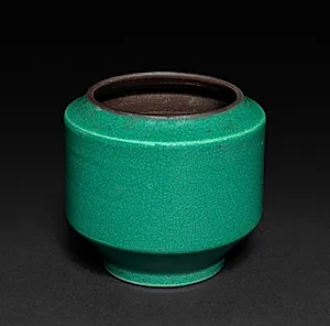 Camellia-Leaf-Green Cylindrical Vase by Unknown Artist