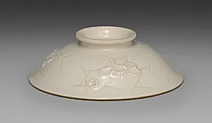 Cover for a Bowl from Dining Set with Plum Blossoms and Cracked-Ice by Seifū Yohei II (Japanese, 1844–1878)