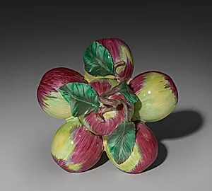 Cover for a Box in the Form of Apples