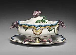 Covered Tureen on Stand by Strasbourg Factory (French)