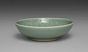 Dish from Dishes with Ivy by Seifū Yohei III (Japanese, 1851–1914)