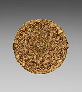 Disk Pendant (akrafokɔnmu) by Unknown Artist