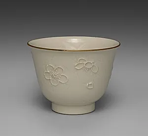Drinking Cup from Dining Set with Plum Blossoms and Cracked-Ice by Seifū Yohei II (Japanese, 1844–1878)