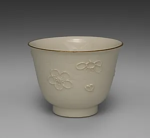 Drinking Cup from Dining Set with Plum Blossoms and Cracked-Ice by Seifū Yohei II (Japanese, 1844–1878)