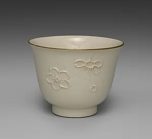 Drinking Cup from Dining Set with Plum Blossoms and Cracked-Ice by Seifū Yohei II (Japanese, 1844–1878)