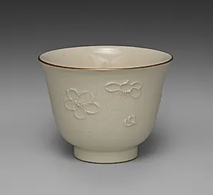 Drinking Cup from Dining Set with Plum Blossoms and Cracked-Ice by Seifū Yohei II (Japanese, 1844–1878)