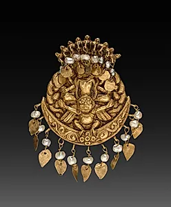 Earring with Four-Armed Vishnu Riding Garuda with Nagas (serpent divinities) by Unknown Artist
