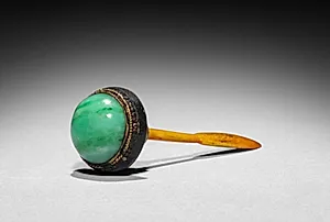 Flattened Ovoid Snuff Bottle with Stopper (stopper) by Unknown Artist