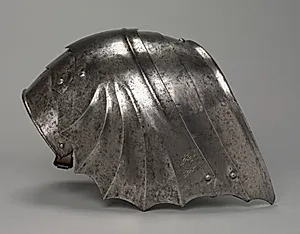 Gothic Fan-Shaped Pauldron (left)