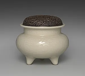 Incense Burner with Peony and Cloud by Seifū Yohei III (Japanese, 1851–1914)