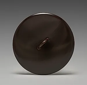 Lid for a Water Container with Shell and Seaweed by Seifū Yohei IV (Japanese, 1872–1951)