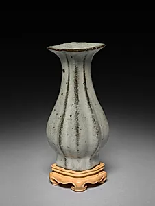 Lobed Vase: Guan ware by Unknown Artist