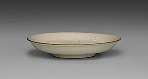 Medium-sized Dish from Dining Set with Plum Blossoms and Cracked-Ice by Seifū Yohei II (Japanese, 1844–1878)