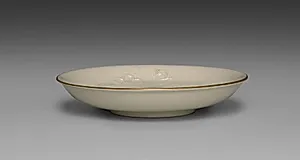 Medium-sized Dish from Dining Set with Plum Blossoms and Cracked-Ice by Seifū Yohei II (Japanese, 1844–1878)