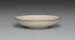 Medium-sized Dish from Dining Set with Plum Blossoms and Cracked-Ice by Seifū Yohei II (Japanese, 1844–1878)