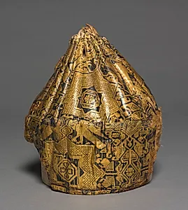 Quilted cap with star-patterned silk by Unknown Artist