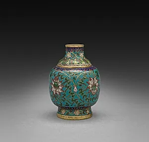 Snuff Bottle with Floral Scrolls by Unknown Artist