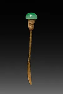 Snuff Bottle with Stopper (stopper) by Unknown Artist