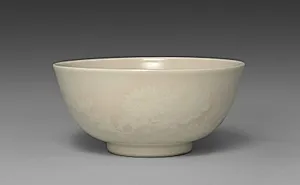 Sweets Bowl with Chrysanthemums by Seifū Yohei IV (Japanese, 1872–1951)