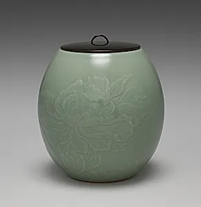 Water Container with Peonies by Seifū Yohei III (Japanese, 1851–1914)