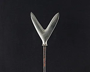 Arrowhead (<i>Yanone</i>)