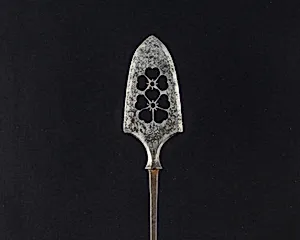 Arrowhead (<i>Yanone</i>)