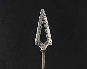 Arrowhead (<i>Yanone</i>)