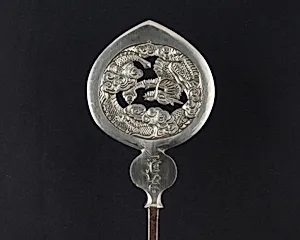 Arrowhead (<i>Yanone</i>)