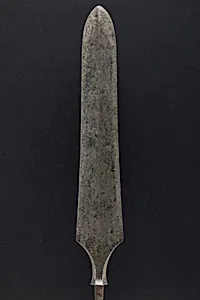 Arrowhead (<i>Yanone</i>)