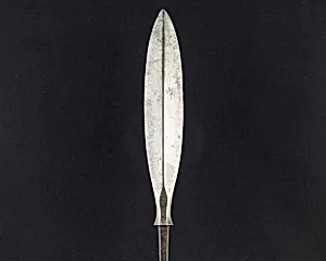 Arrowhead (<i>Yanone</i>)