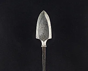 Arrowhead (<i>Yanone</i>)