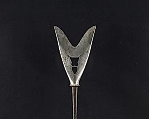 Arrowhead (<i>Yanone</i>)