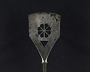 Arrowhead (<i>Yanone</i>)