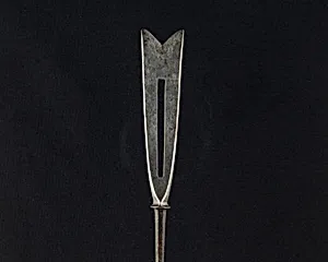 Arrowhead (<i>Yanone</i>)
