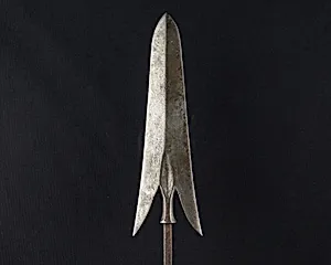 Arrowhead (<i>Yanone</i>)