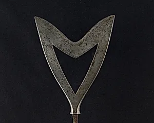 Arrowhead (<i>Yanone</i>)